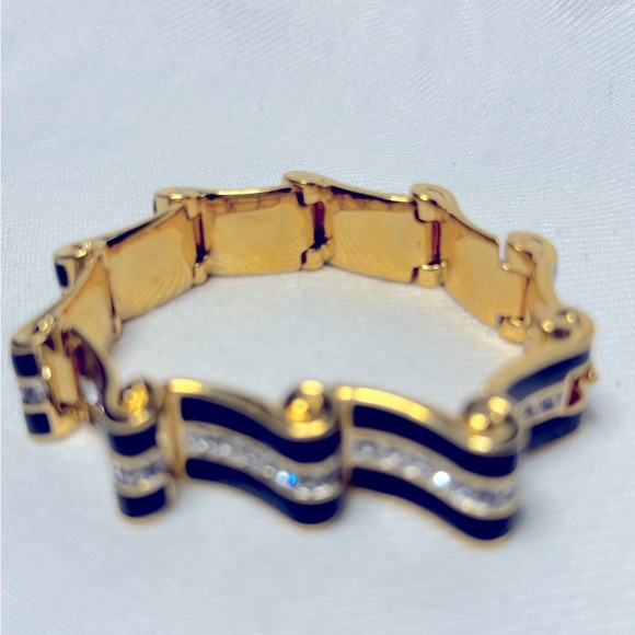 Swarovski 🤩HOST PICK 🤩gold bracelet with black enamel and crystal accents USED - Picture 10 of 11